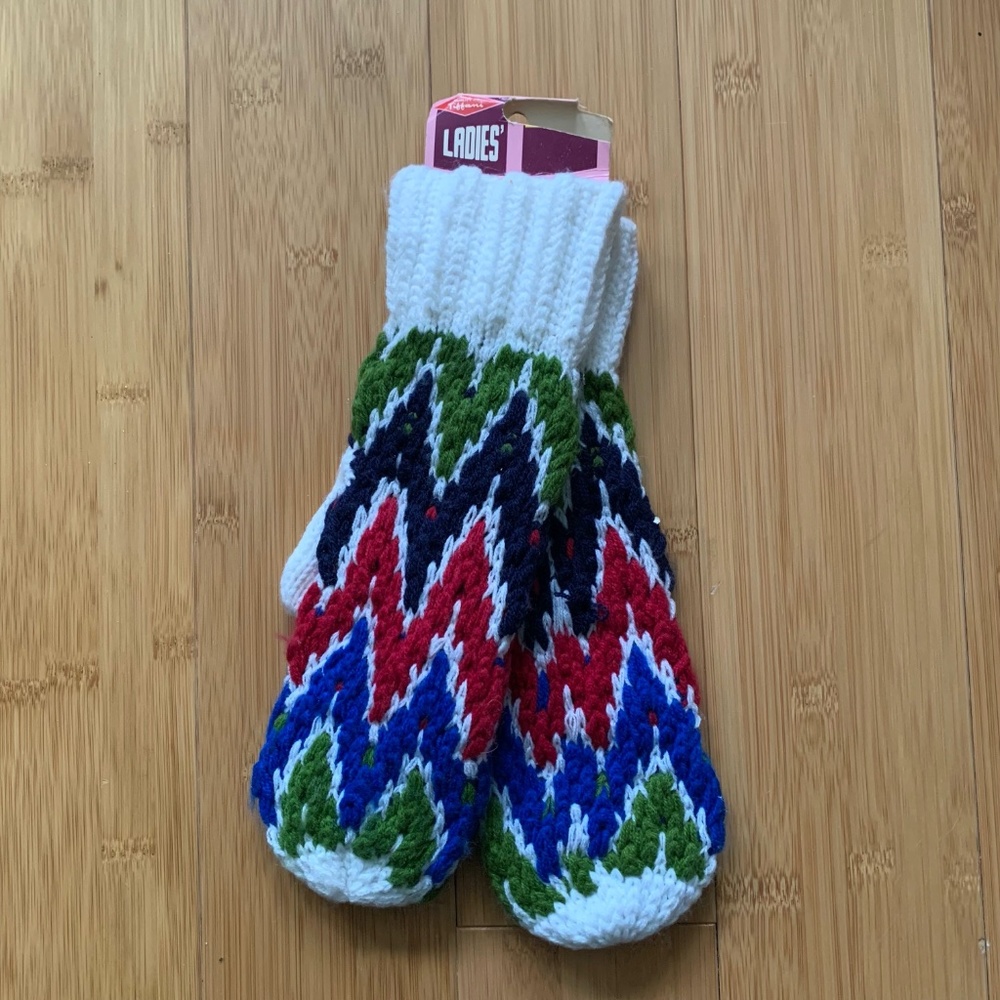Vintage 1970s Blue Green Red White Bulky Knit Tiffani Mittens Winter Gloves